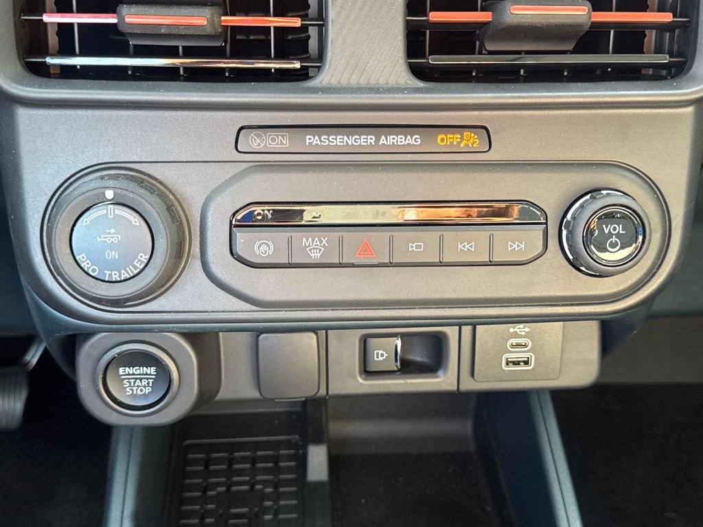 Used 2025 Ford Maverick Lariat w/ 4K Tow Package AWD/4WD image 24