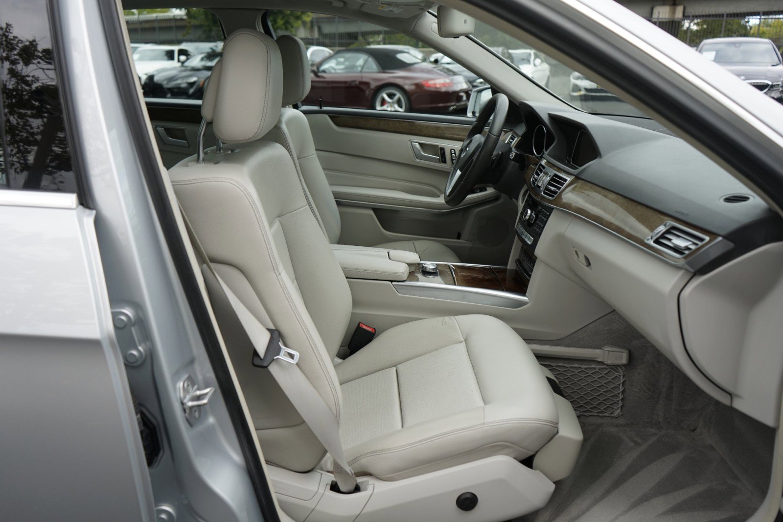 Used 2014 Mercedes-Benz E 350 Sedan image 19