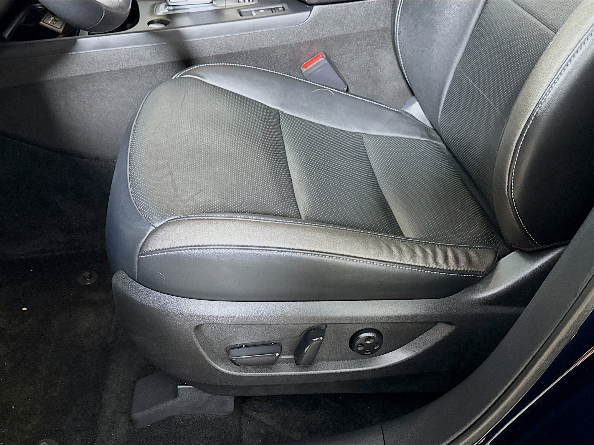 Used 2023 INFINITI QX50 Luxe AWD/4WD image 21