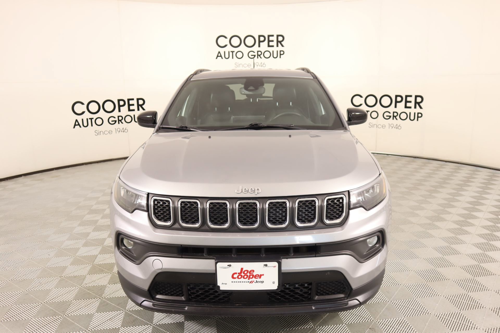Used 2024 Jeep Compass Latitude image 9