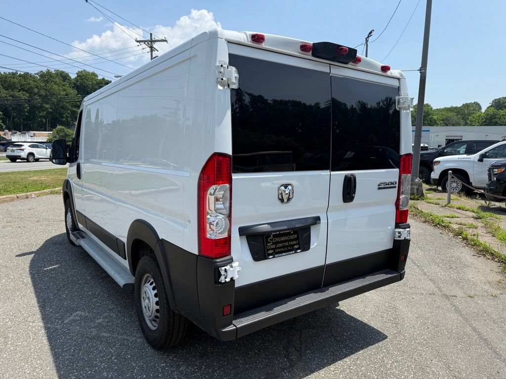 Used 2025 RAM ProMaster 2500 w/ U-Haul Equipment Group FWD image 13