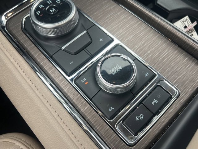 Used 2024 Ford Expedition Max Limited image 15
