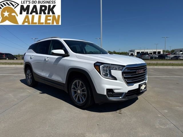 Used 2022 GMC Terrain SLT image 1
