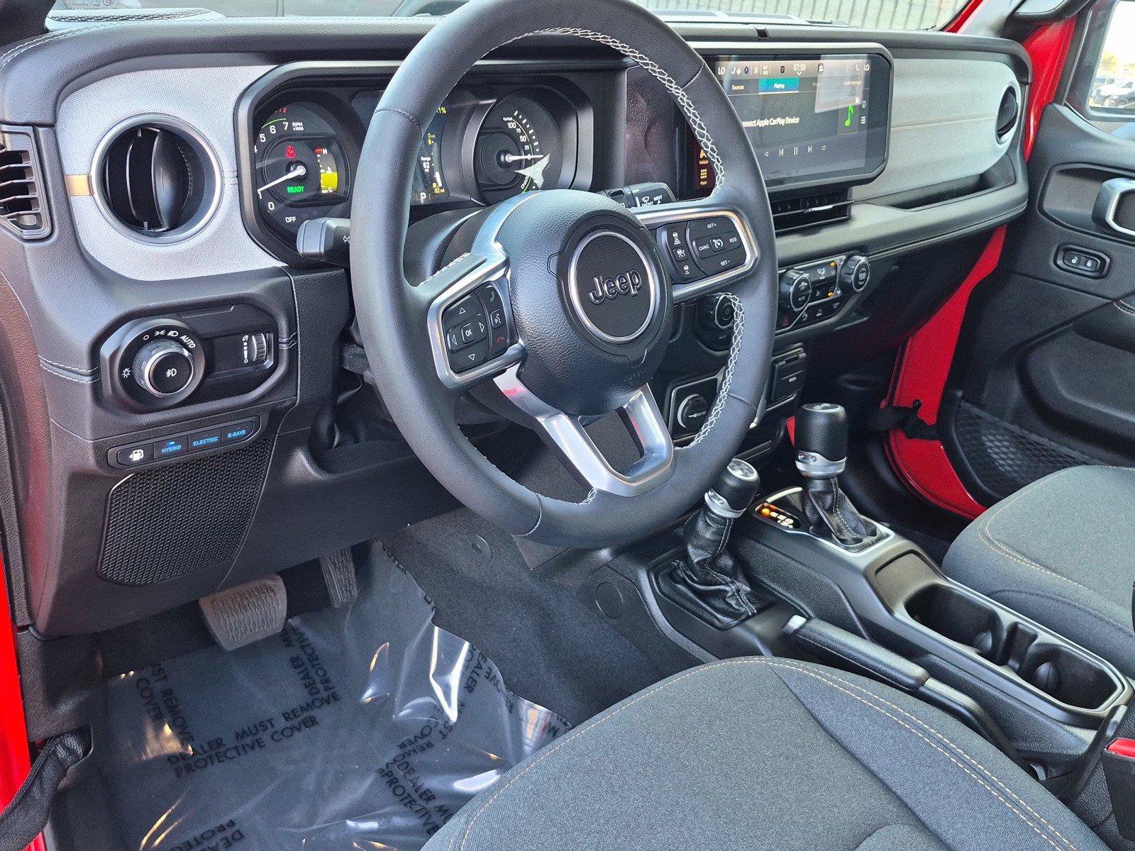 Certified 2025 Jeep Wrangler Unlimited Sahara w/ Safety Group AWD/4WD image 23