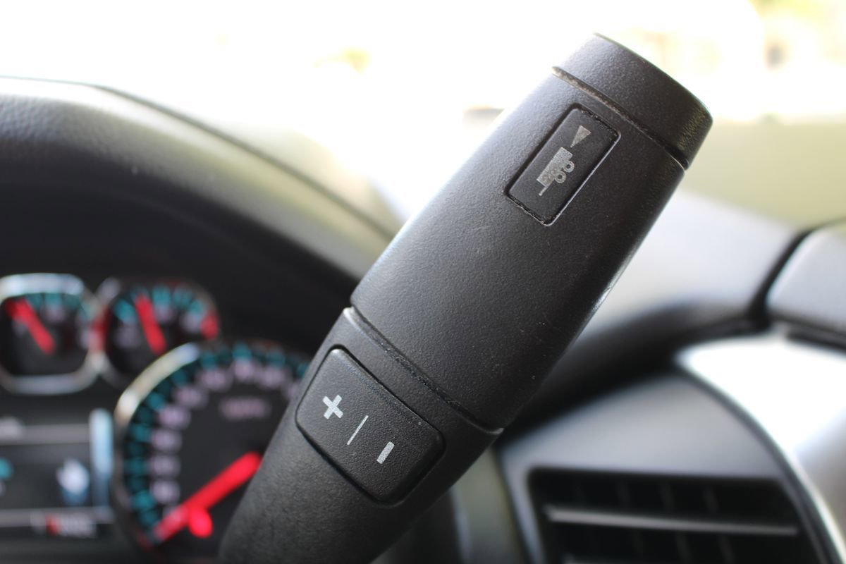 Used 2020 Chevrolet Suburban LT RWD image 24
