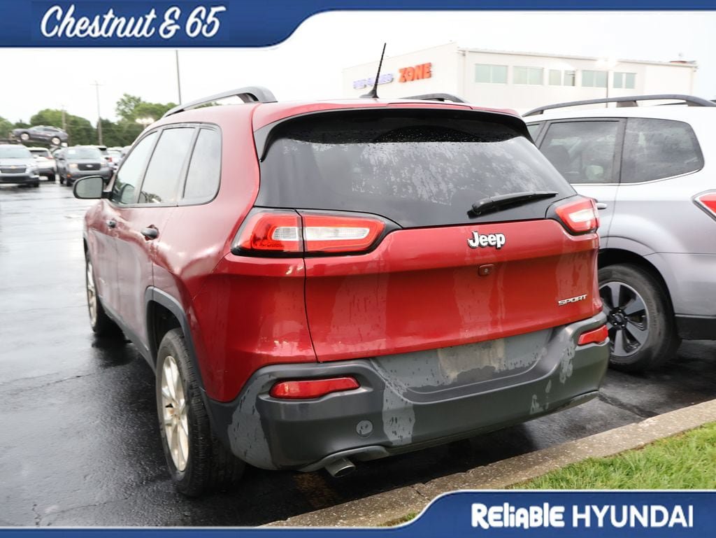 Used 2016 Jeep Cherokee Sport FWD image 15