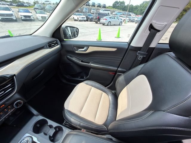 Used 2022 Ford Escape Titanium w/ Titanium Elite Package AWD/4WD image 24