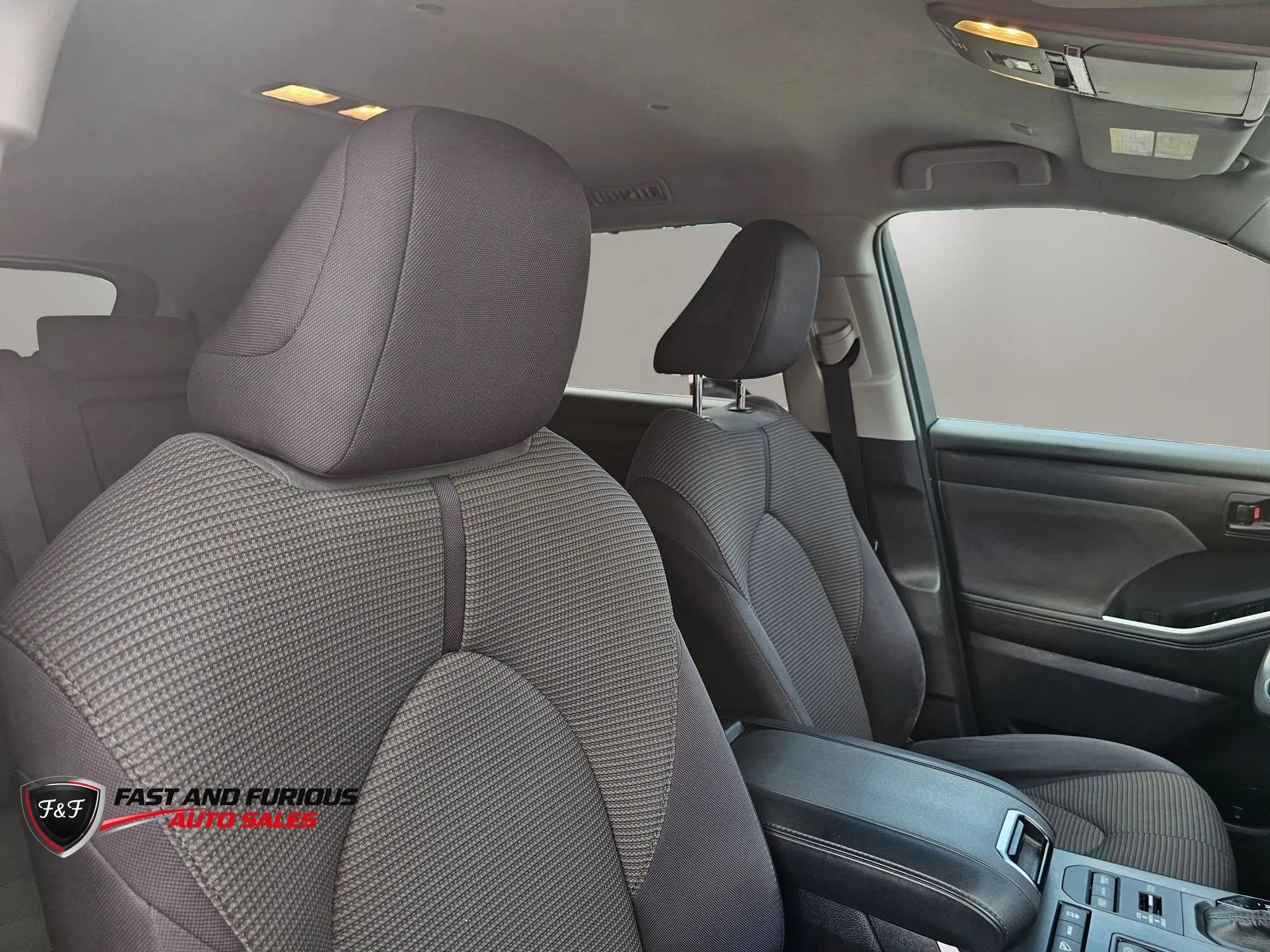 Used 2020 Toyota Highlander L AWD/4WD image 15