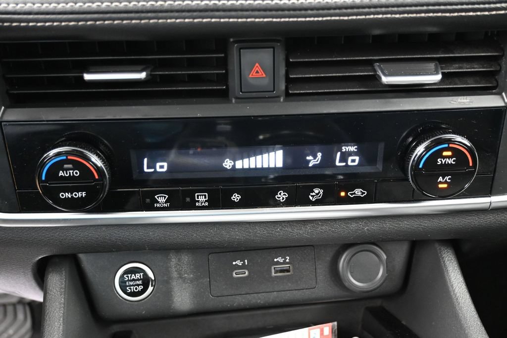Used 2023 Nissan Rogue SV FWD image 25