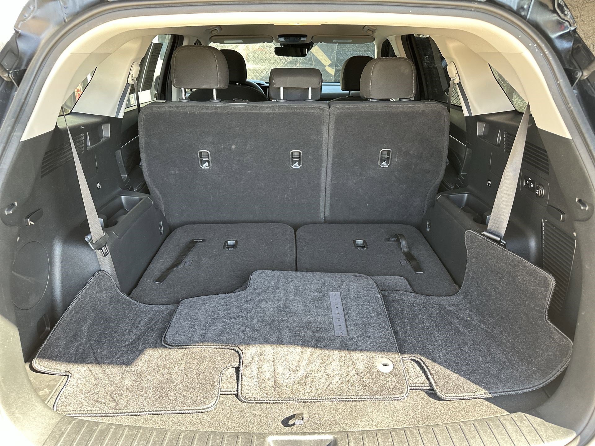 Used 2023 Kia Sorento LX image 19