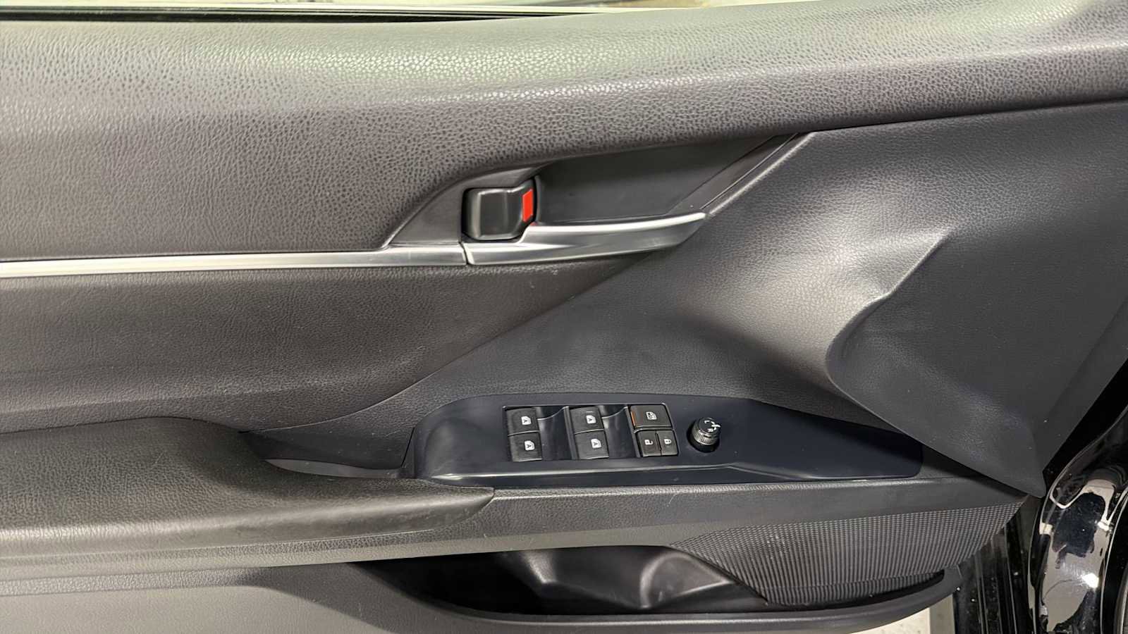 Certified 2018 Toyota Camry LE image 15