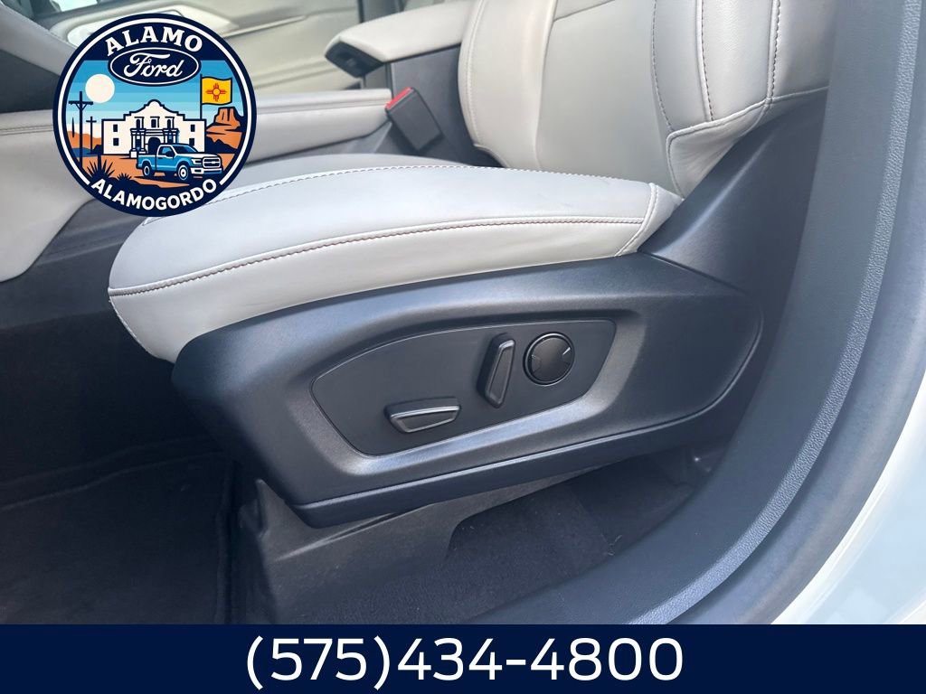 Used 2025 Ford Explorer Active w/ Active Comfort Package image 4