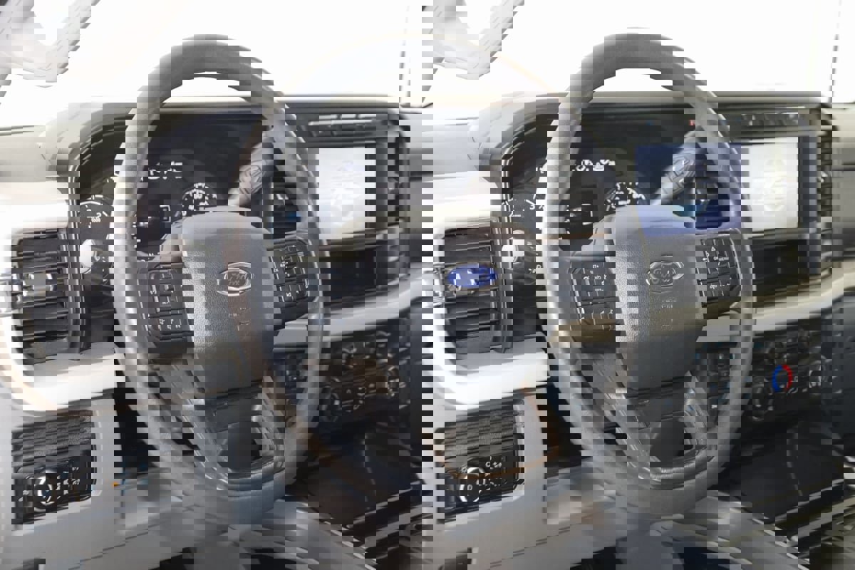 Used 2023 Ford F450 XLT w/ FX4 Off-Road Package image 6