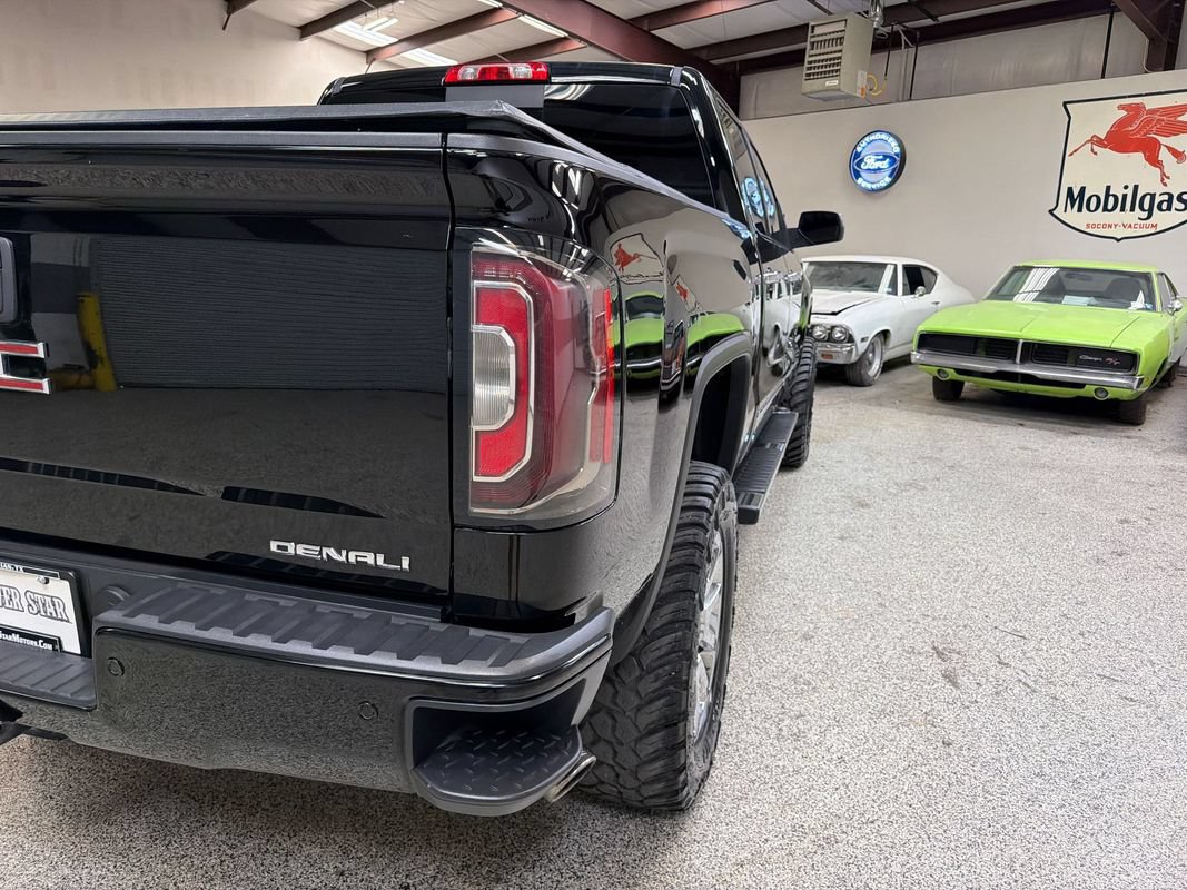 Used 2016 GMC Sierra 1500 Denali w/ Enhanced Driver Alert Package AWD/4WD image 16
