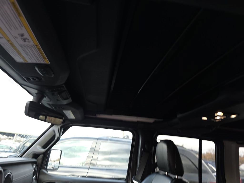 Used 2021 Jeep Wrangler Unlimited Sahara image 8