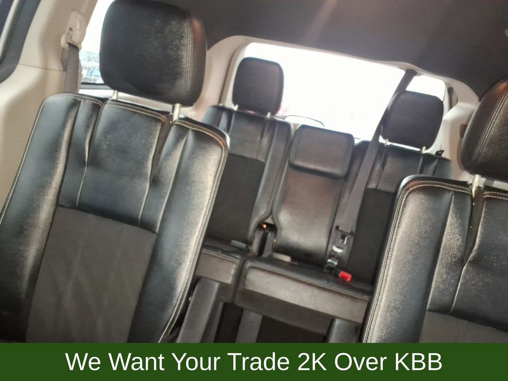 Used 2019 Dodge Grand Caravan SXT image 18