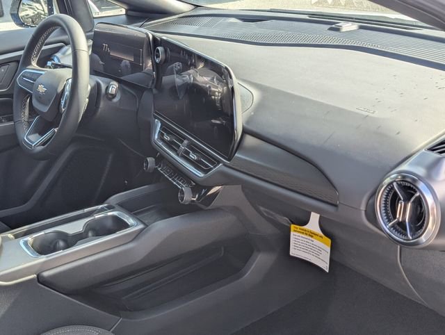 New 2026 Chevrolet Equinox EV LT image 13