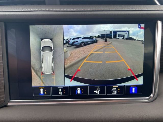 Used 2022 GMC Yukon XL Denali image 16