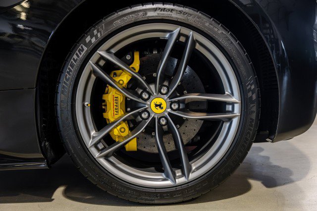 Used 2018 Ferrari 488 Spider RWD image 25