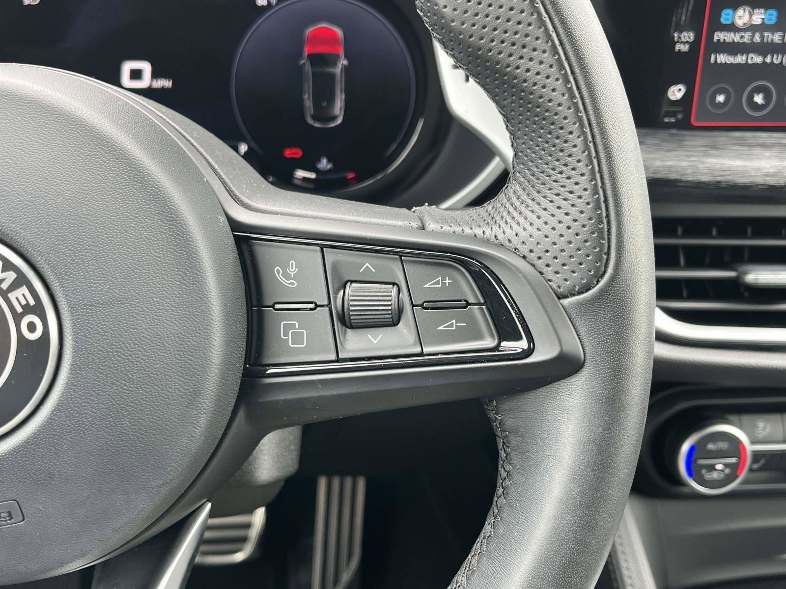 Used 2024 Alfa Romeo Stelvio Sprint image 13