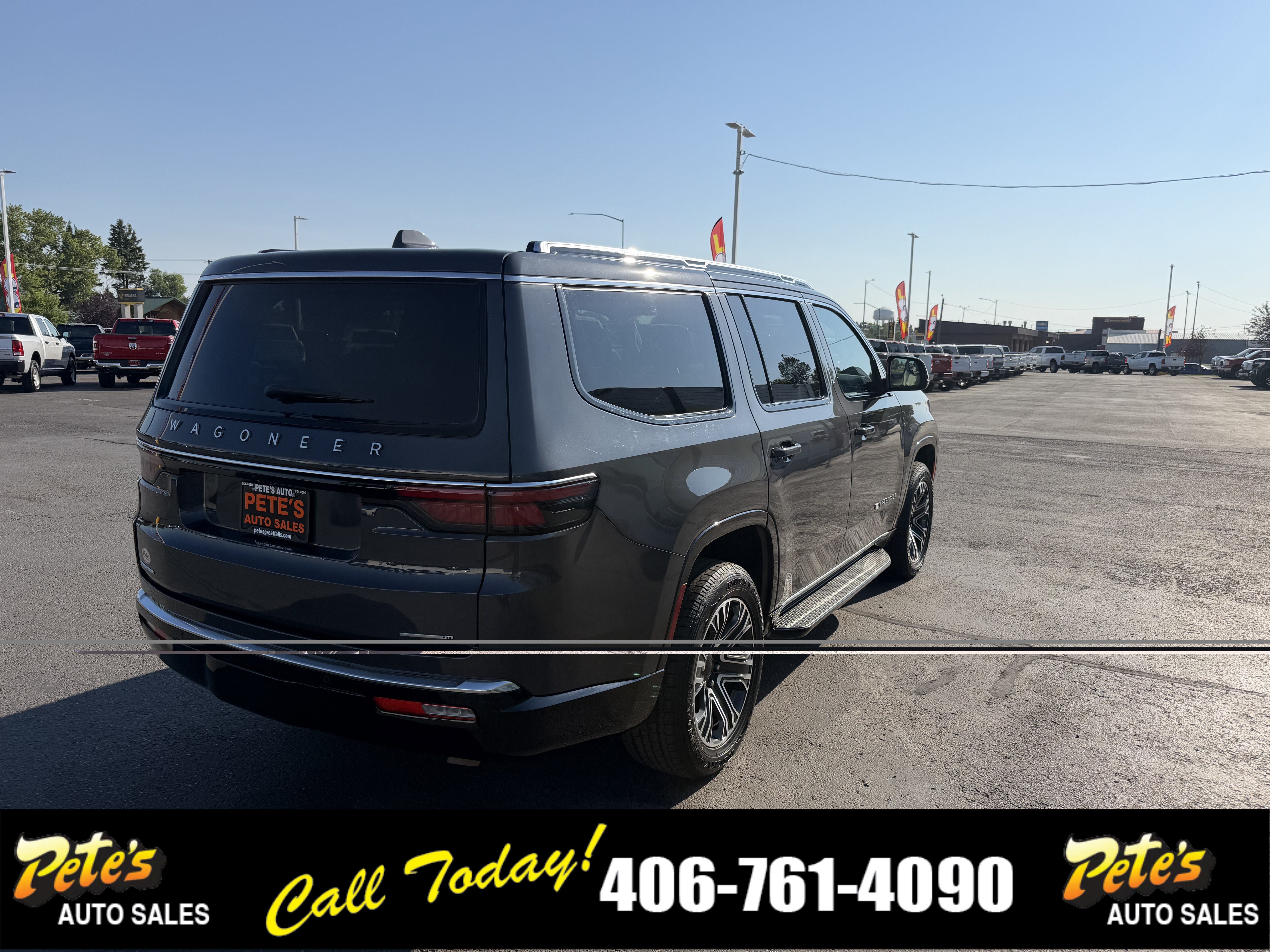 Used 2022 Jeep Wagoneer Series III w/ Flexible Seating Group AWD/4WD image 4