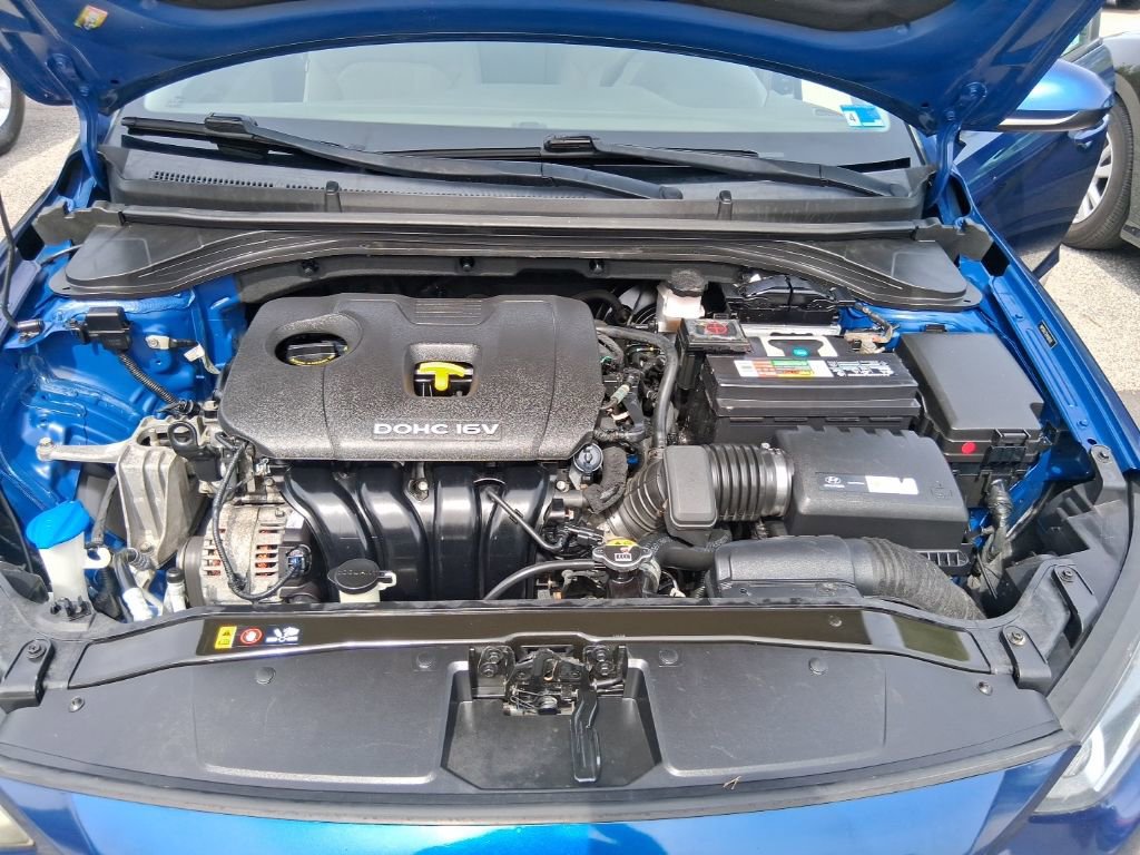 Used 2017 Hyundai Elantra SE image 21