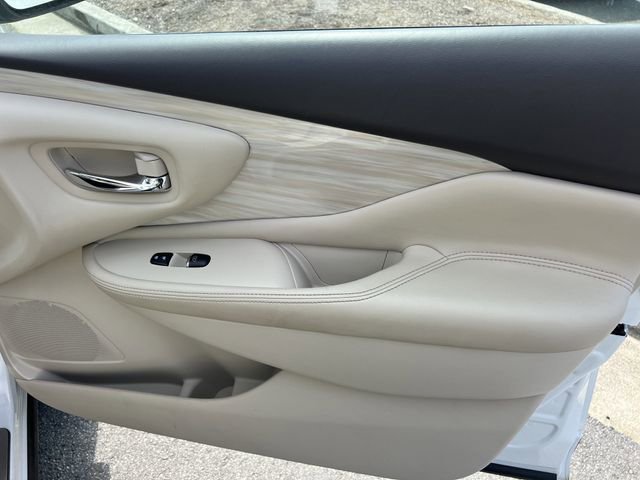 Used 2018 Nissan Murano SL w/ Moonroof Package image 15