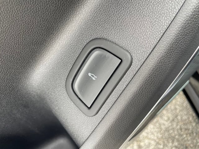 Used 2026 Chevrolet Traverse High Country w/ LPO, Floor Liner Package AWD/4WD image 11