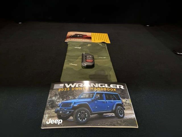 Used 2025 Jeep Wrangler Unlimited Sahara w/ Safety Group image 14