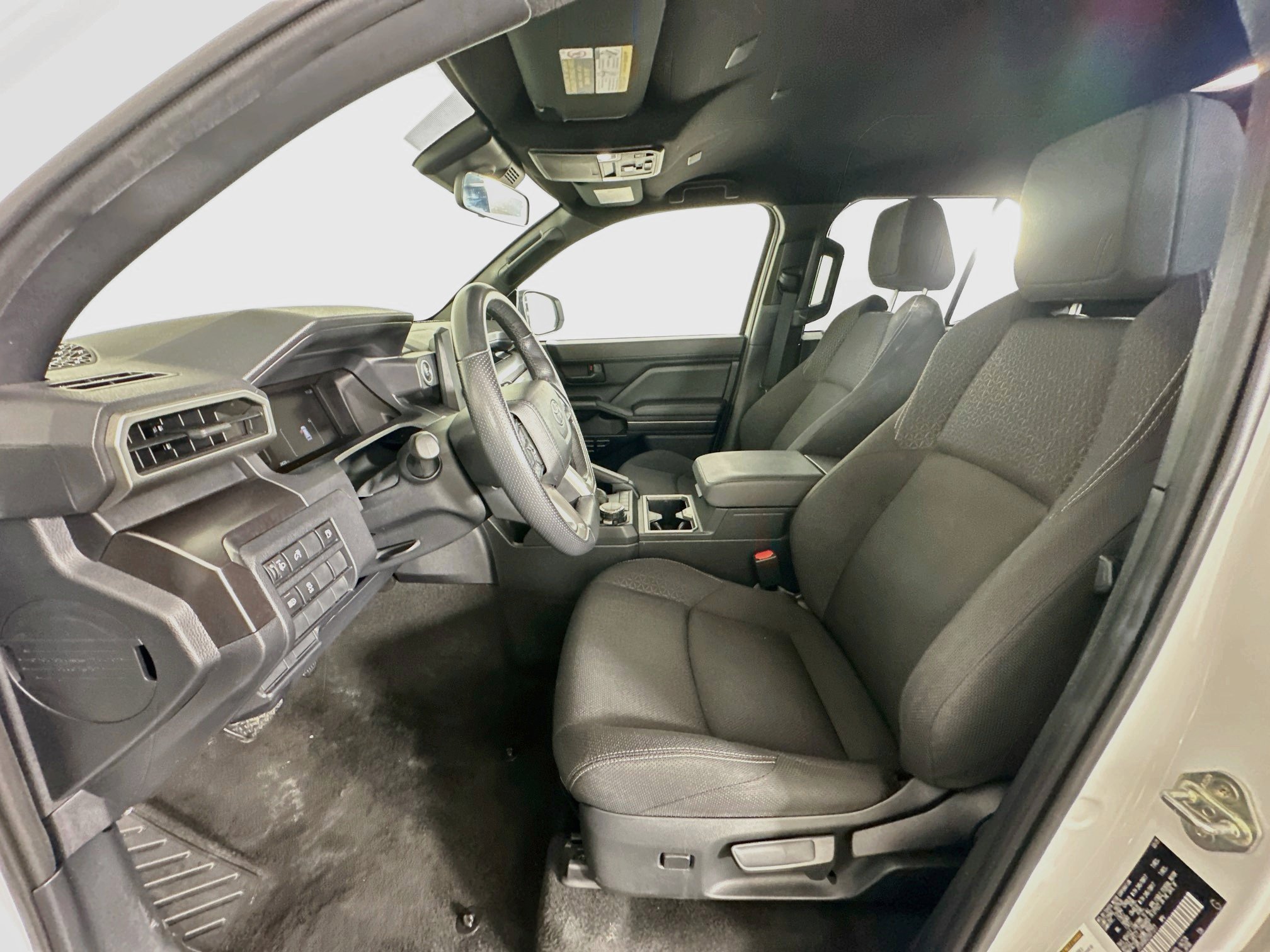 Used 2025 Toyota 4Runner SR5 AWD/4WD image 13