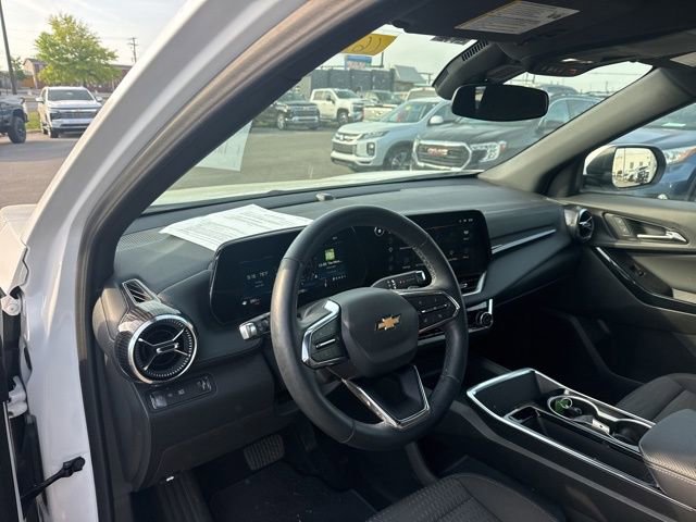 Used 2025 Chevrolet Equinox LT FWD image 11