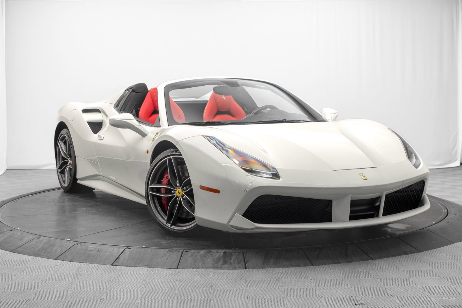 Used 2019 Ferrari 488 Spider RWD image 1