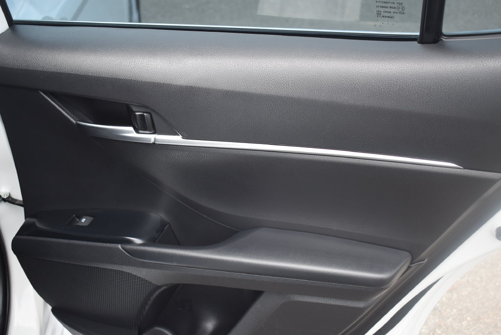 Used 2020 Toyota Camry LE FWD image 10