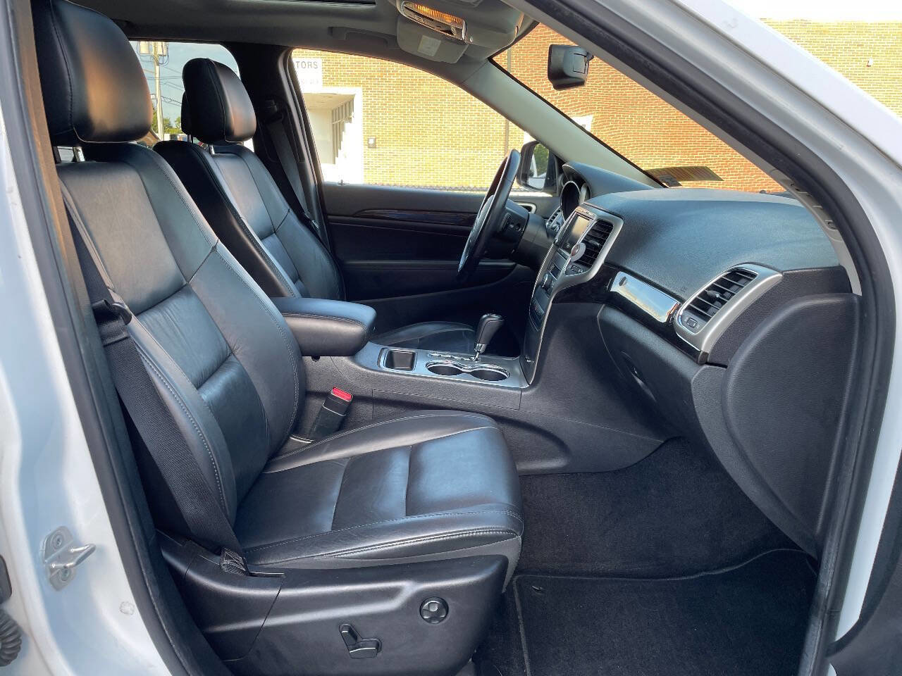 Used 2013 Jeep Grand Cherokee Laredo image 33