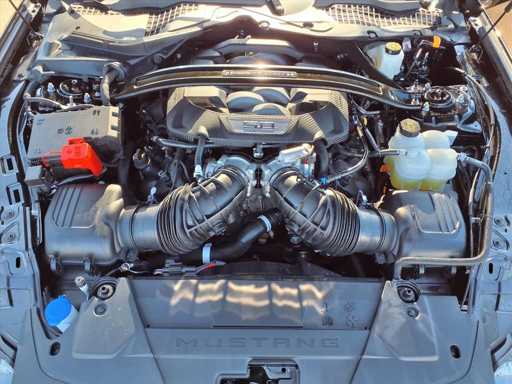 Used 2025 Ford Mustang Dark Horse image 18