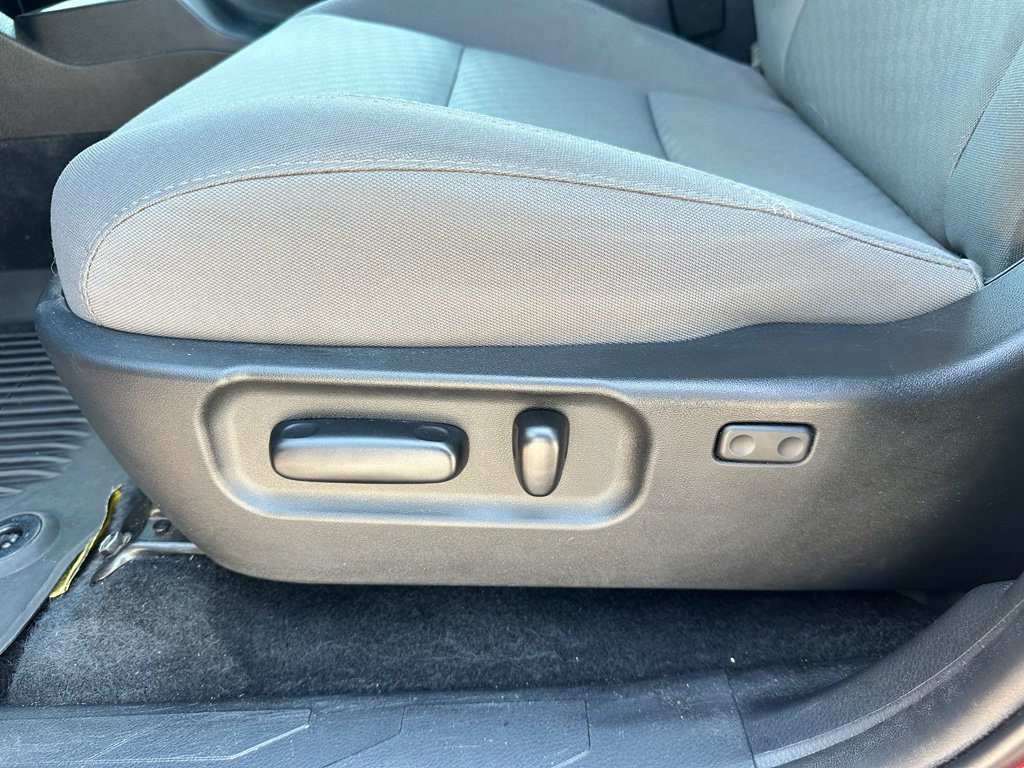Used 2022 Toyota Tacoma SR5 RWD image 10