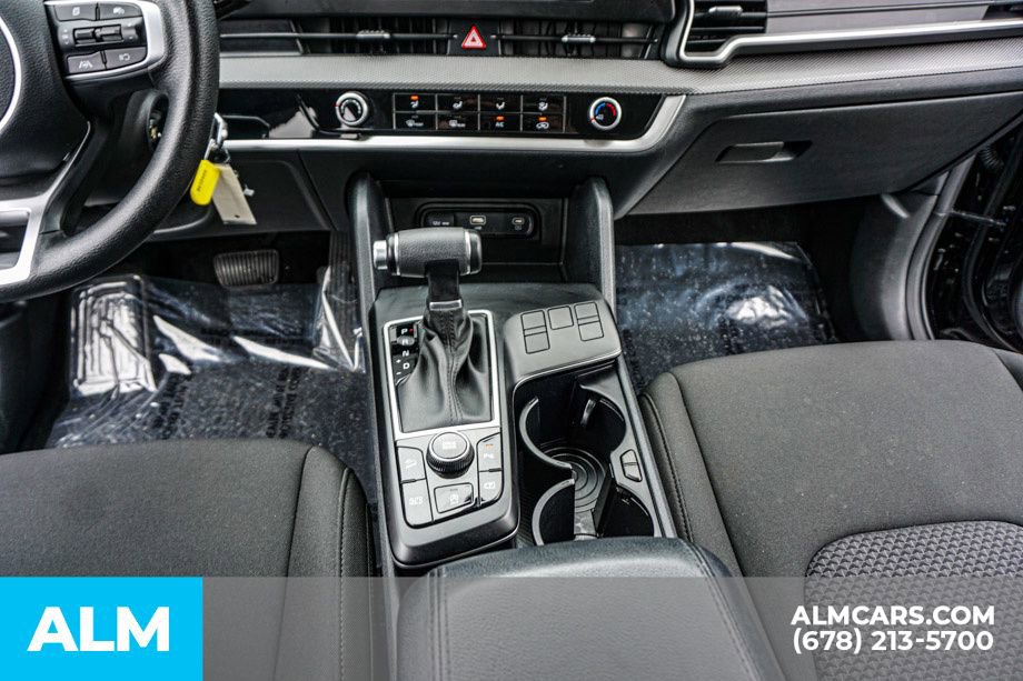 Used 2025 Kia Sportage LX FWD image 39