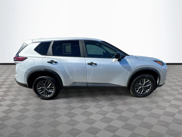 Used 2024 Nissan Rogue S FWD image 8
