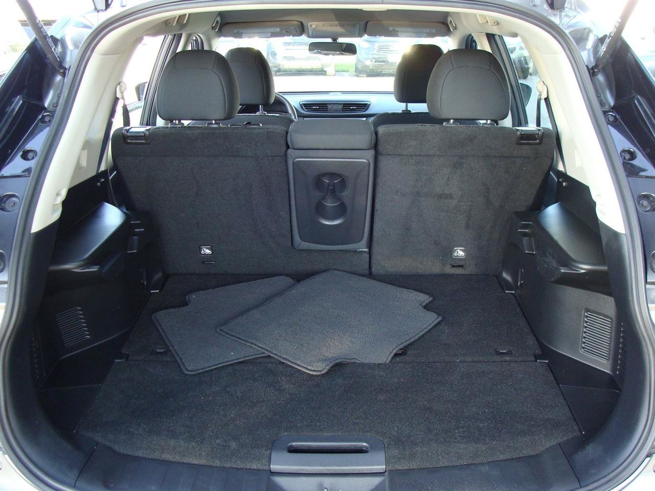 Used 2018 Nissan Rogue S AWD/4WD image 31