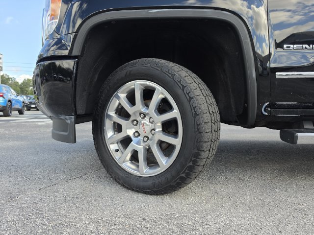 Used 2015 GMC Sierra 1500 Denali w/ Driver Alert Package AWD/4WD image 38