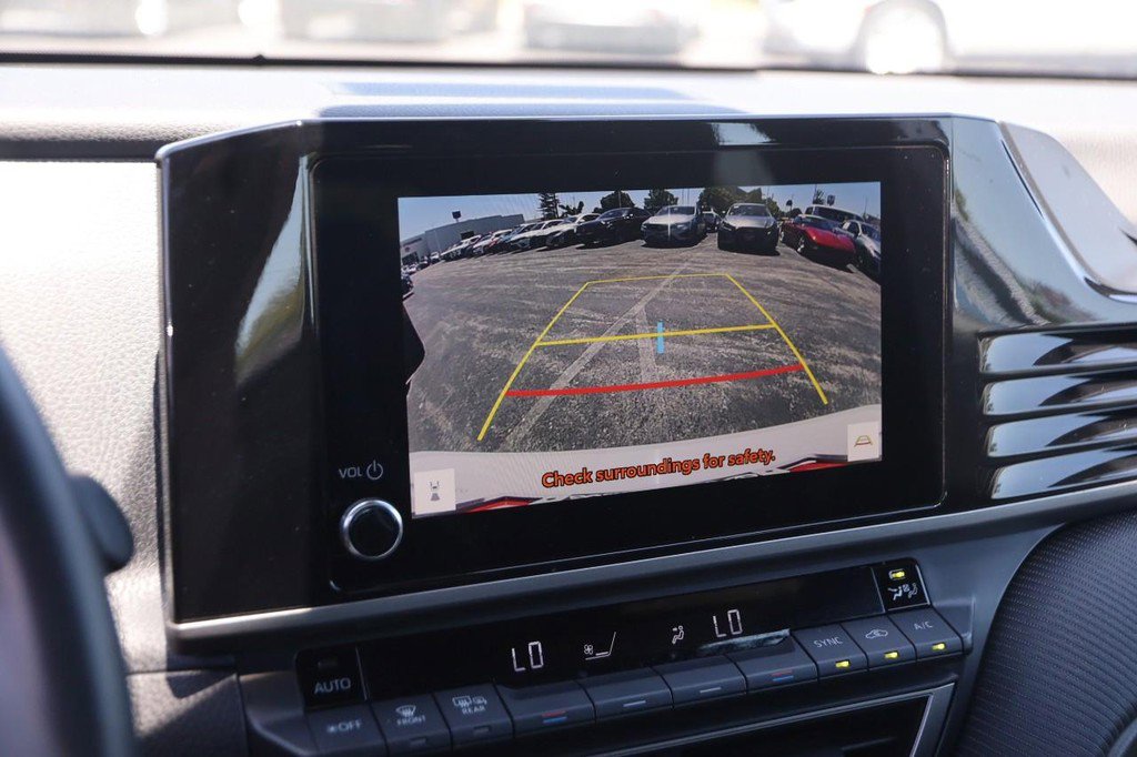Used 2025 Toyota Camry SE FWD image 16