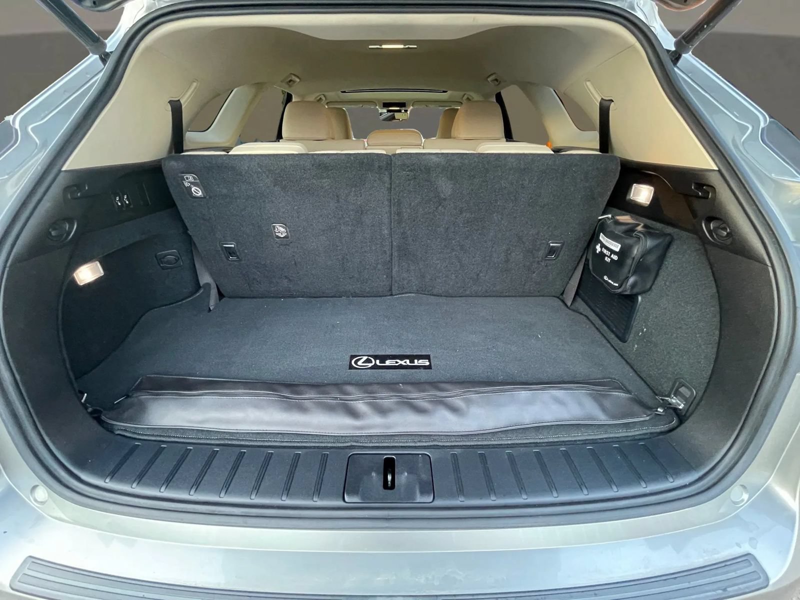 Used 2021 Lexus RX 350L FWD w/ Premium Package image 13