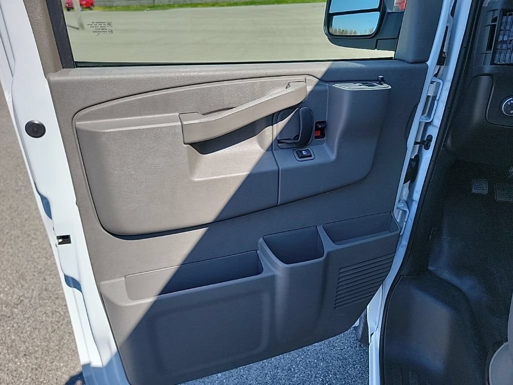New 2026 Chevrolet Express 2500 w/ Driver Convenience Package RWD image 11