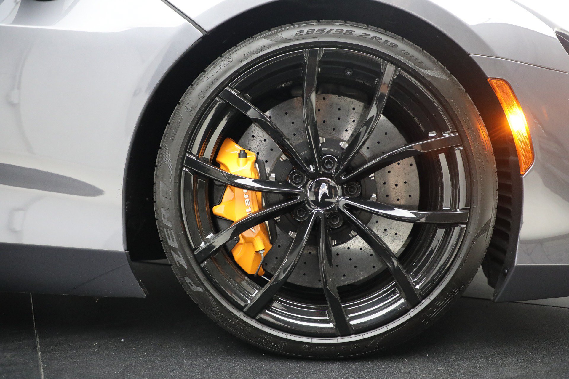Used 2024 McLaren Artura RWD image 36