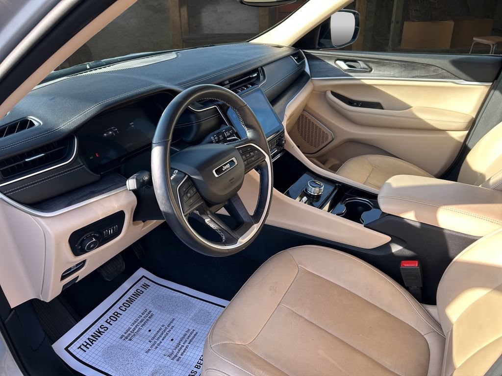 Used 2021 Jeep Grand Cherokee L Limited AWD/4WD image 13