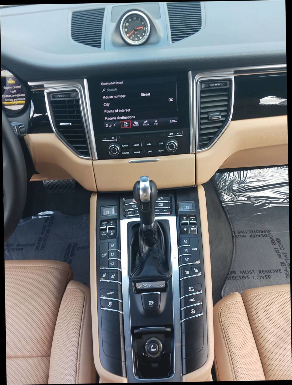 Used 2017 Porsche Macan image 40