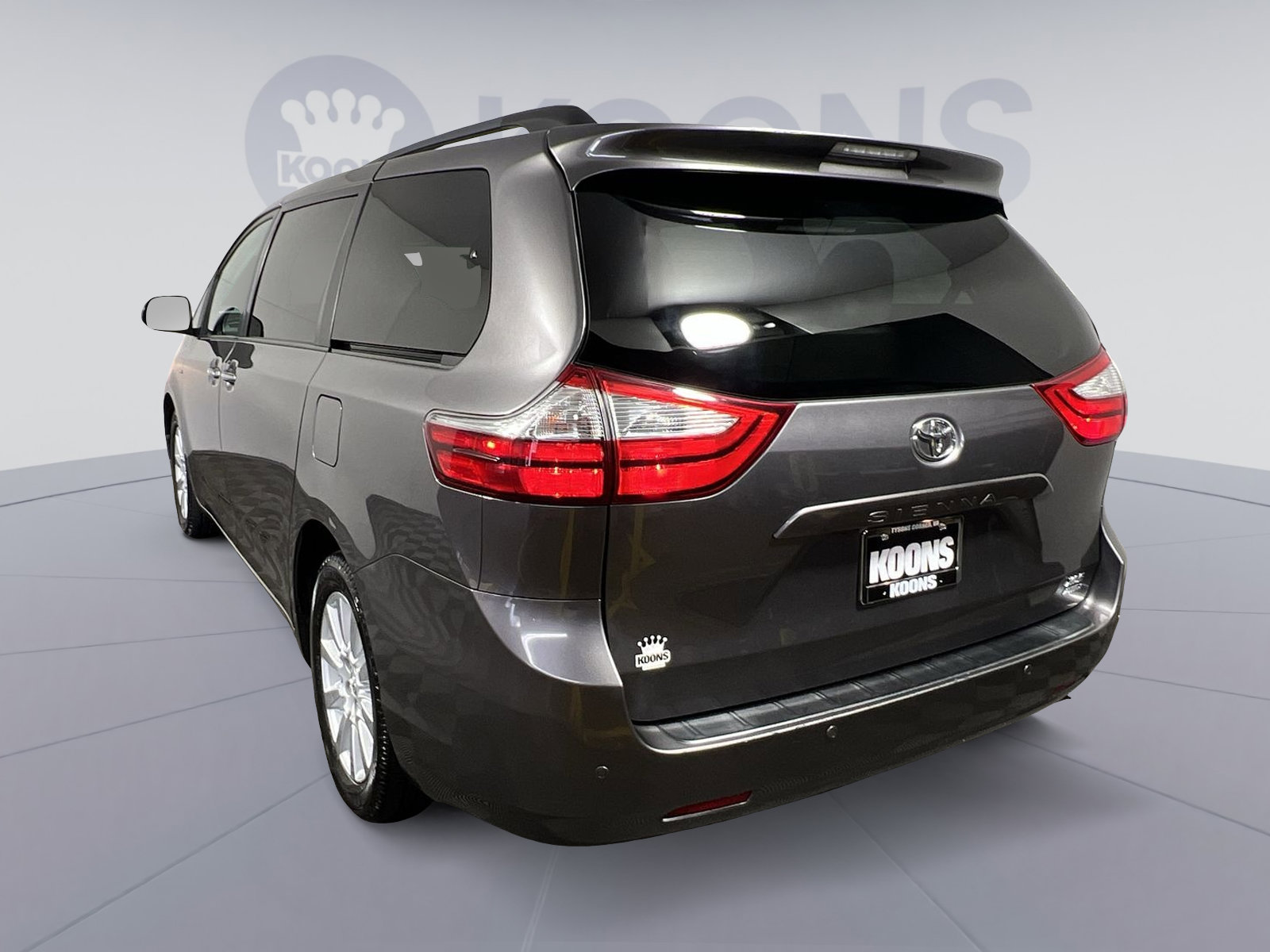 Used 2017 Toyota Sienna XLE w/ XLE Navigation Package AWD/4WD image 8
