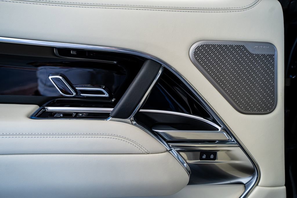 Used 2025 Land Rover Range Rover Autobiography image 47