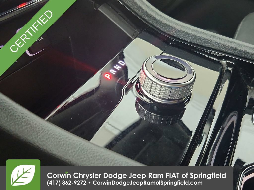 Used 2023 Jeep Grand Cherokee Laredo AWD/4WD image 26