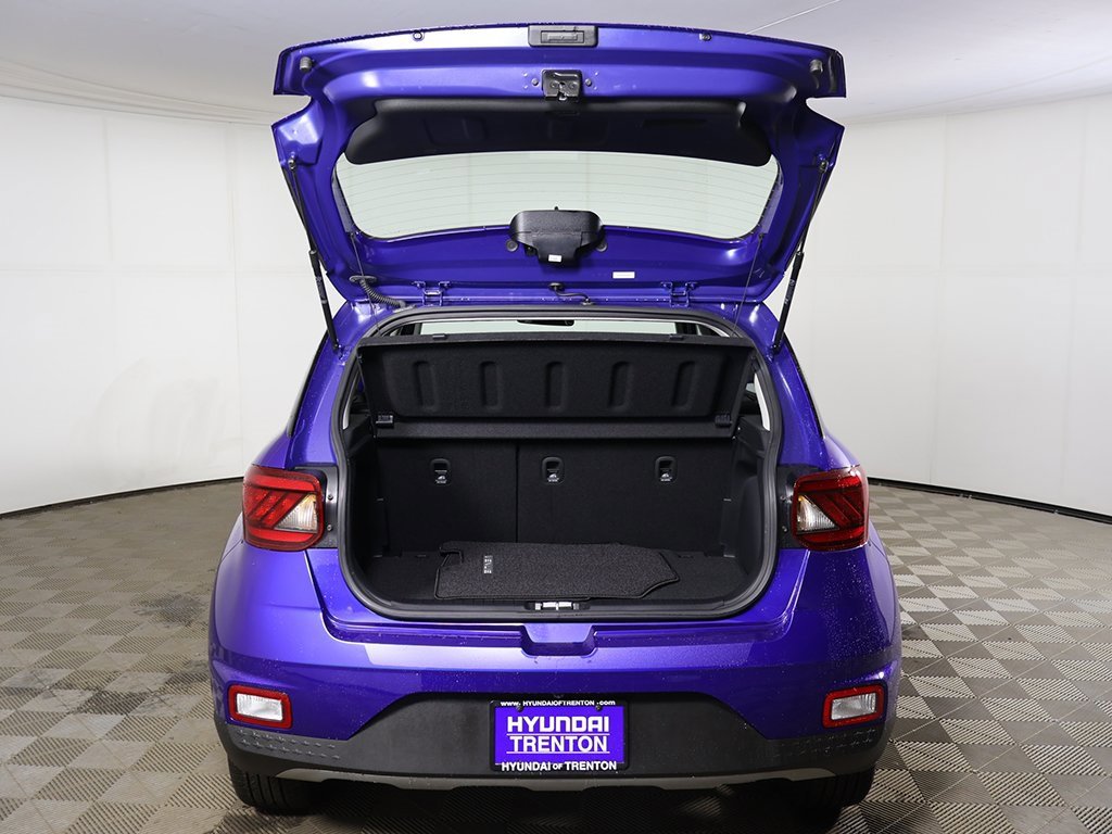 Certified 2025 Hyundai Venue Limited image 14